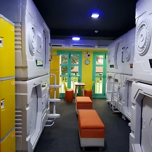 ** Hôtel capsule Galaxy Pods @ Chinatown Singapour
